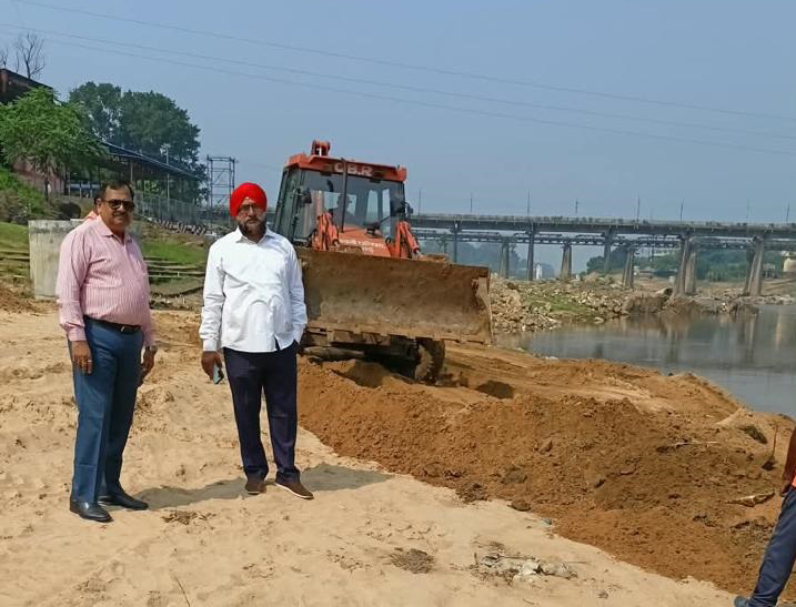 17 सितंबर को दामोदर नदी तट पर होगी गंगा आरती, नमामि गंगे अभियान के तहत जिला प्रशासन की पहल